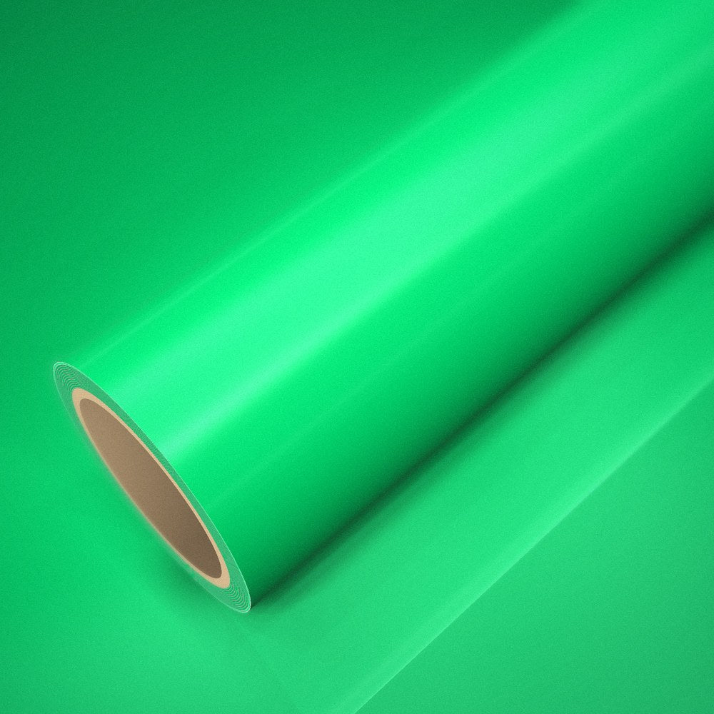 Rouleau de vinyle ICR® vert fantastique posé sur une feuille du même vinyle