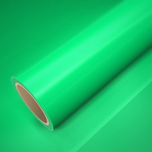 Rouleau de vinyle ICR® vert fantastique posé sur une feuille du même vinyle